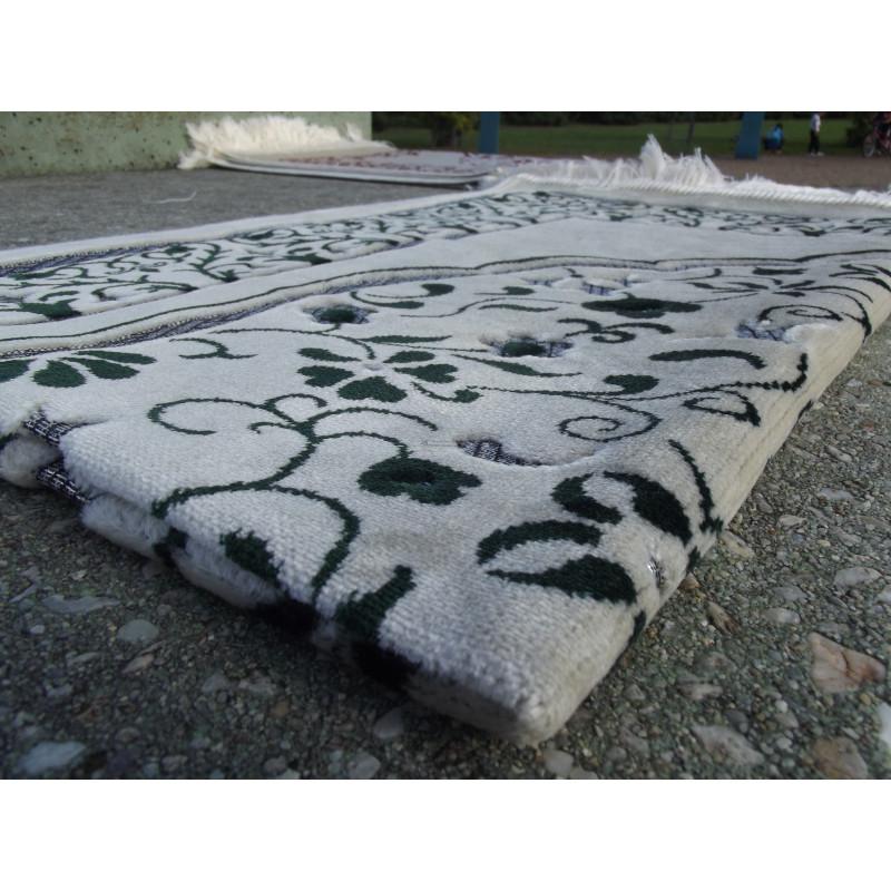 Tapis de Prière en Velours - Motifs jardin - Fond Sable - COULEUR VERT SAPIN - Décoration par Sana disponible chez Al - imen